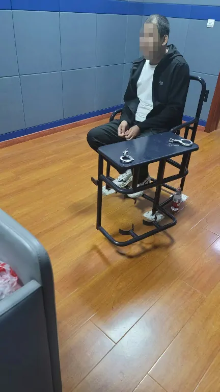警方联合希望OL运营打掉Fly sky等私服窝点

