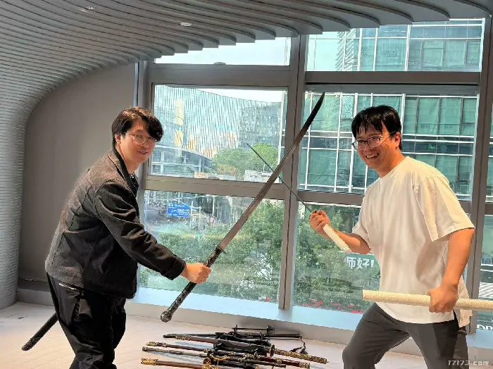 金亨泰突袭影之刃零 两大制作人当场对决